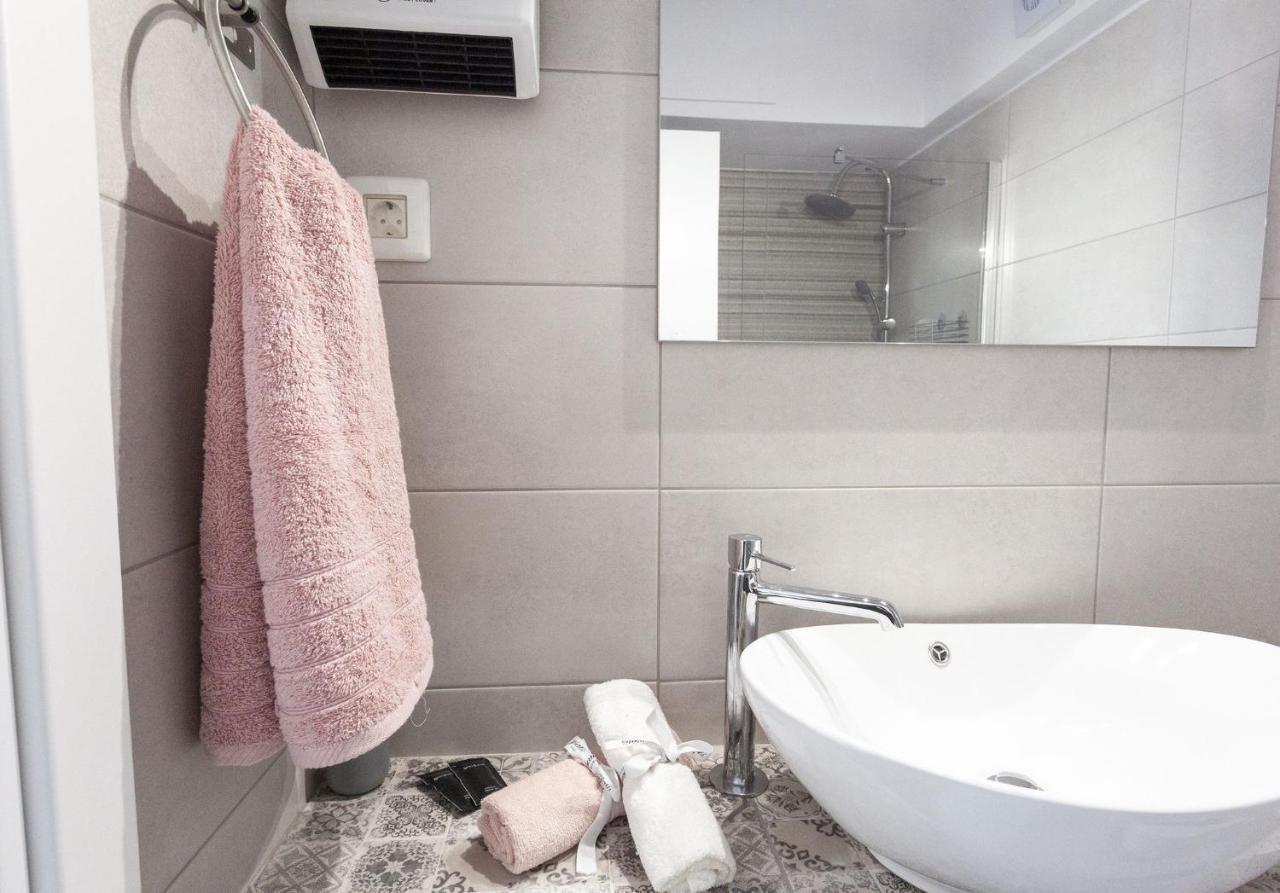 Fedias Luxury Flat Psyrri Square Atenas Exterior foto